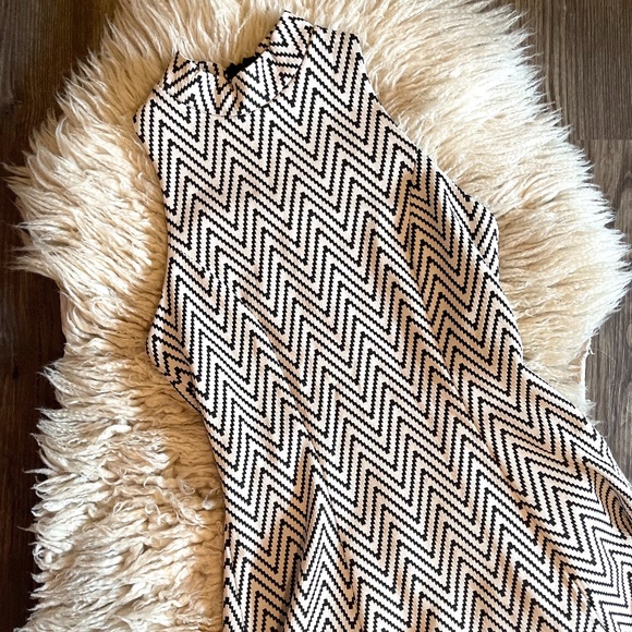 Monteau Chevron Print Sleeveless High Neck Dress - Picture 5 of 8